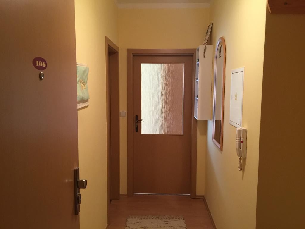 Apartman Karolina 哈拉霍夫 外观 照片